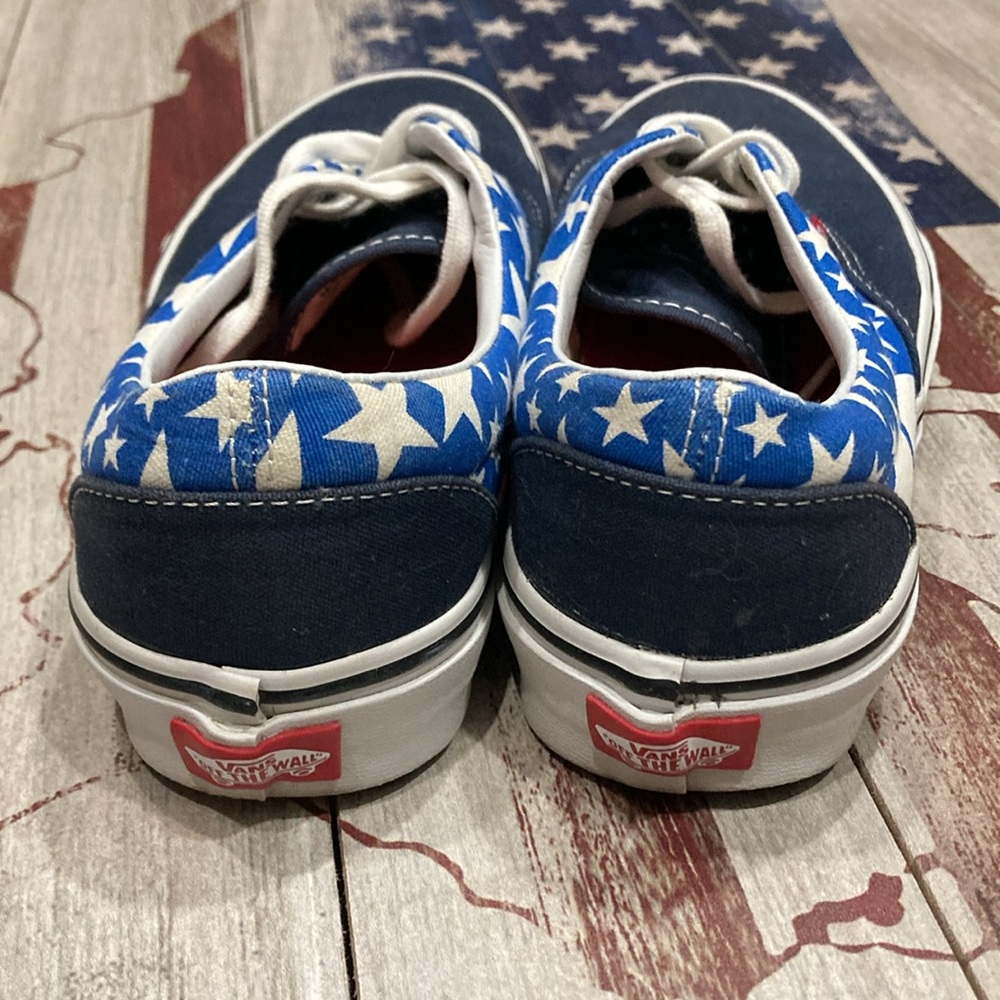 Vans - Picture 5 of 6